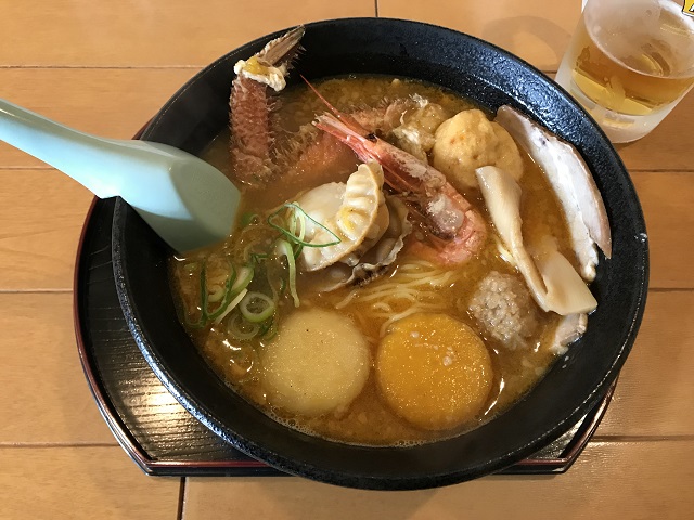 輝屋さんのちゃんこラーメン。