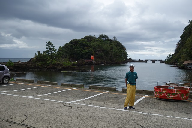 矢島・経島のたらい舟。