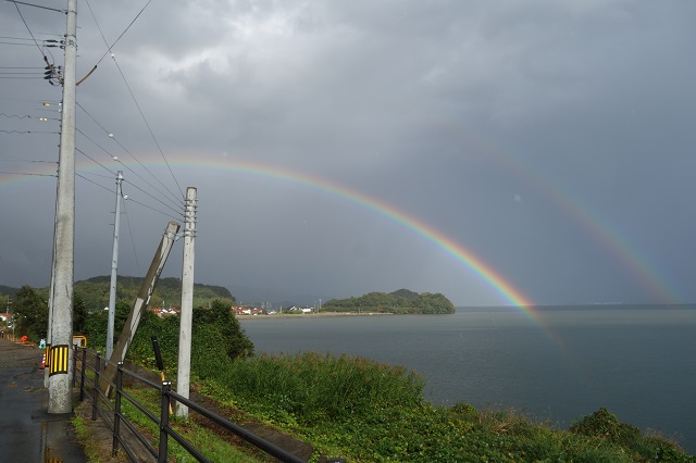 境港から松江市街までの途中、中海方面に虹が！