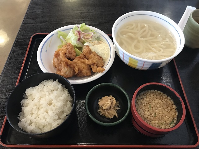 「小丸新茶屋」さんのチキン南蛮定食。