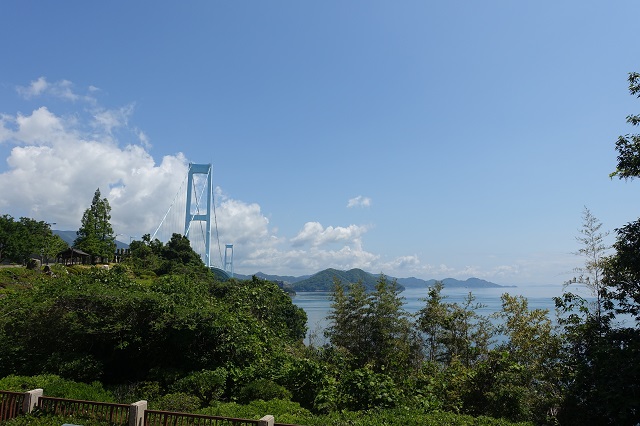 下蒲刈島から見た安芸灘大橋。