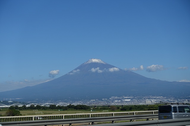 新富士川橋から見た富士山。