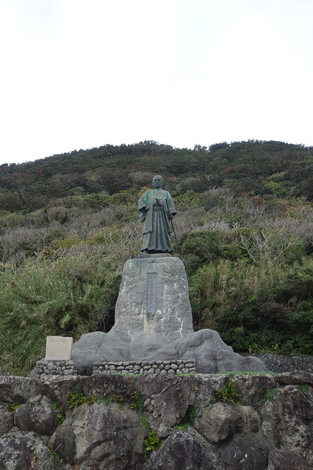 中岡慎太郎の像