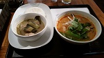 トムヤムラーメンとグリーンカレー（880円）