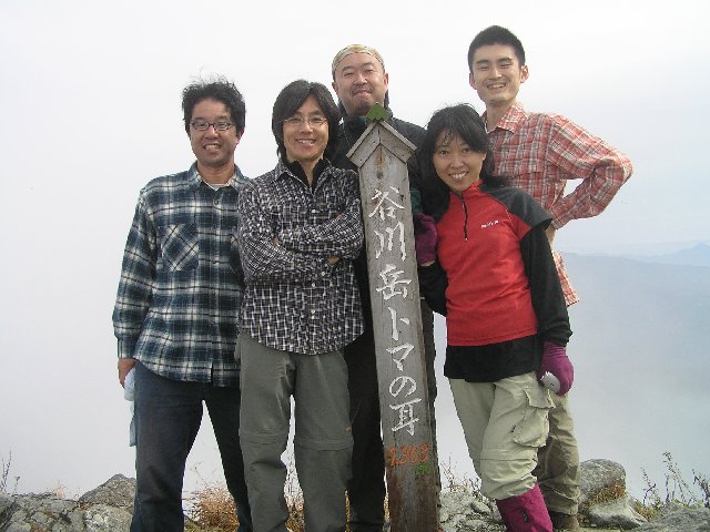 10月25日　谷川岳トマノ耳　山頂