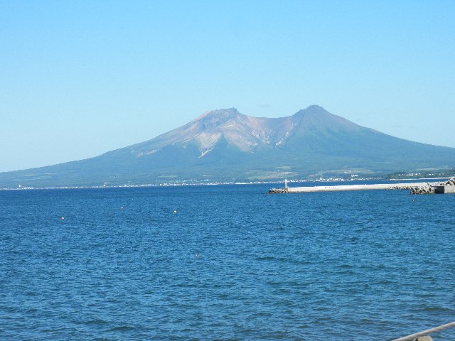 8月12日　長万部辺りから駒ケ岳を望む