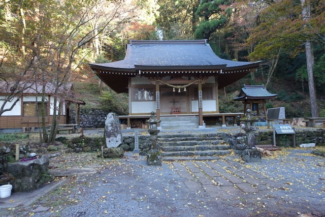 山頂近くの金泉寺