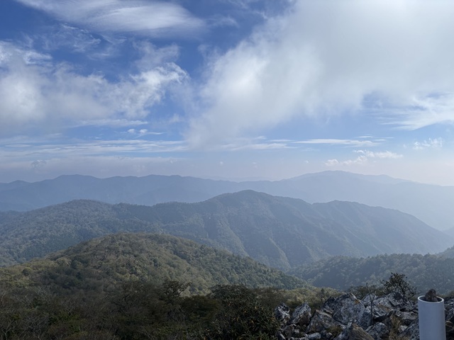 山頂から見た九州の山々